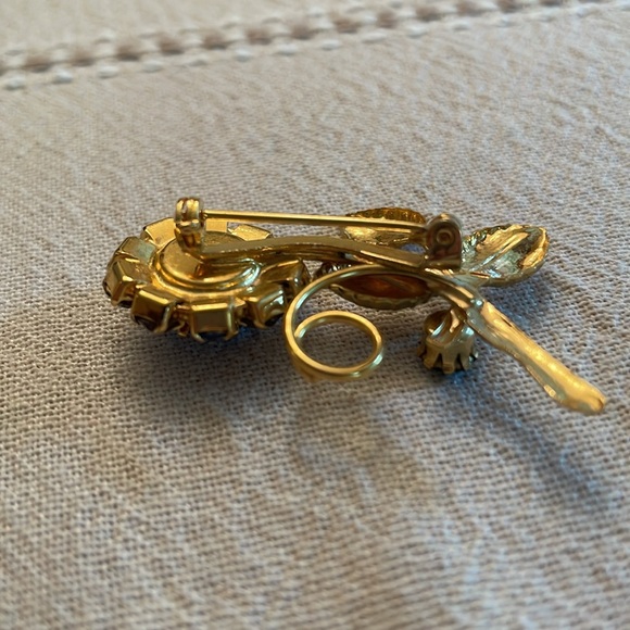 Rhinestone multicolor Flower Pin in Gold-tone setting unused condition - Picture 9 of 11
